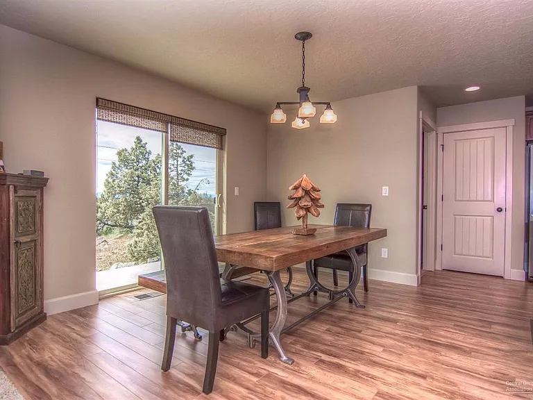 9425 12th Ln — Photo 4
