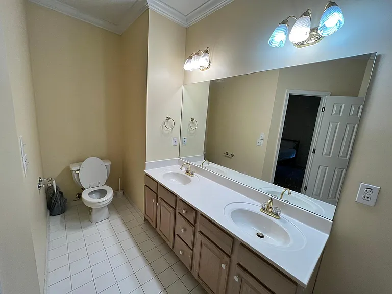 228 Lenox Ln — Photo 9
