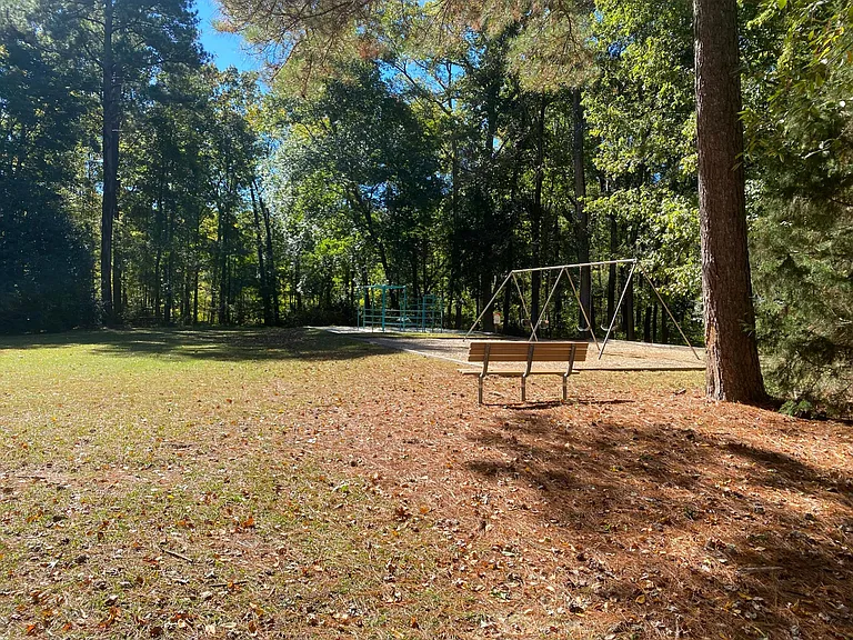 8129 McGuire Dr — Photo 15