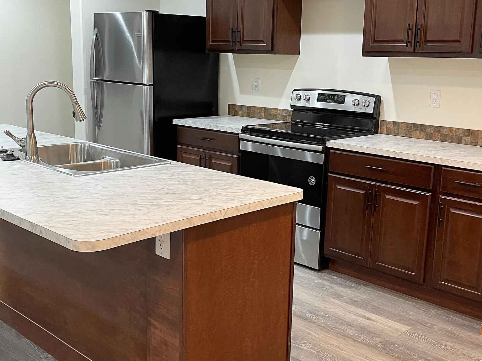 3 bed, 1250 sqft, $1,800 — Photo 3