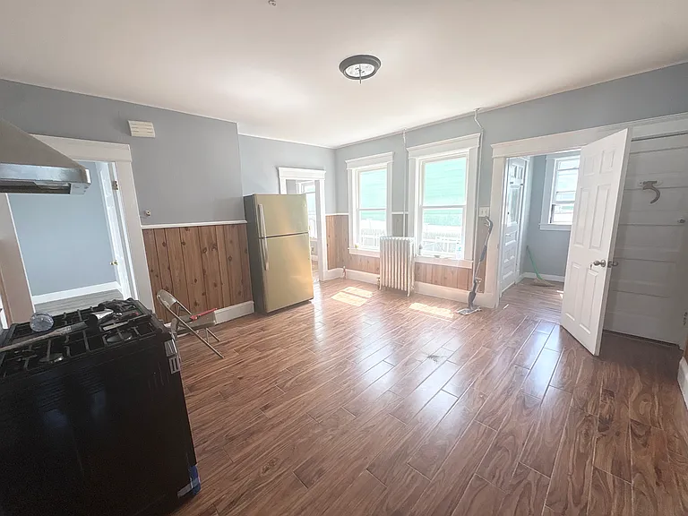 234 W 6th St #2 — Photo 15