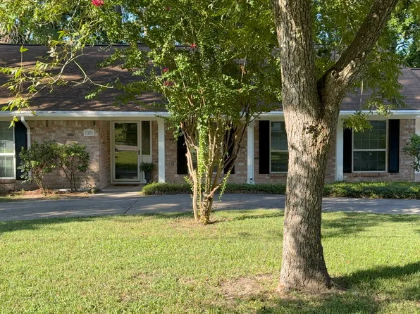 143 Jackrabbit Ln, Conroe, TX 77304