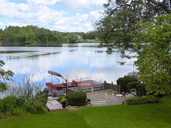 2nd image of 2902 S Shore Dr