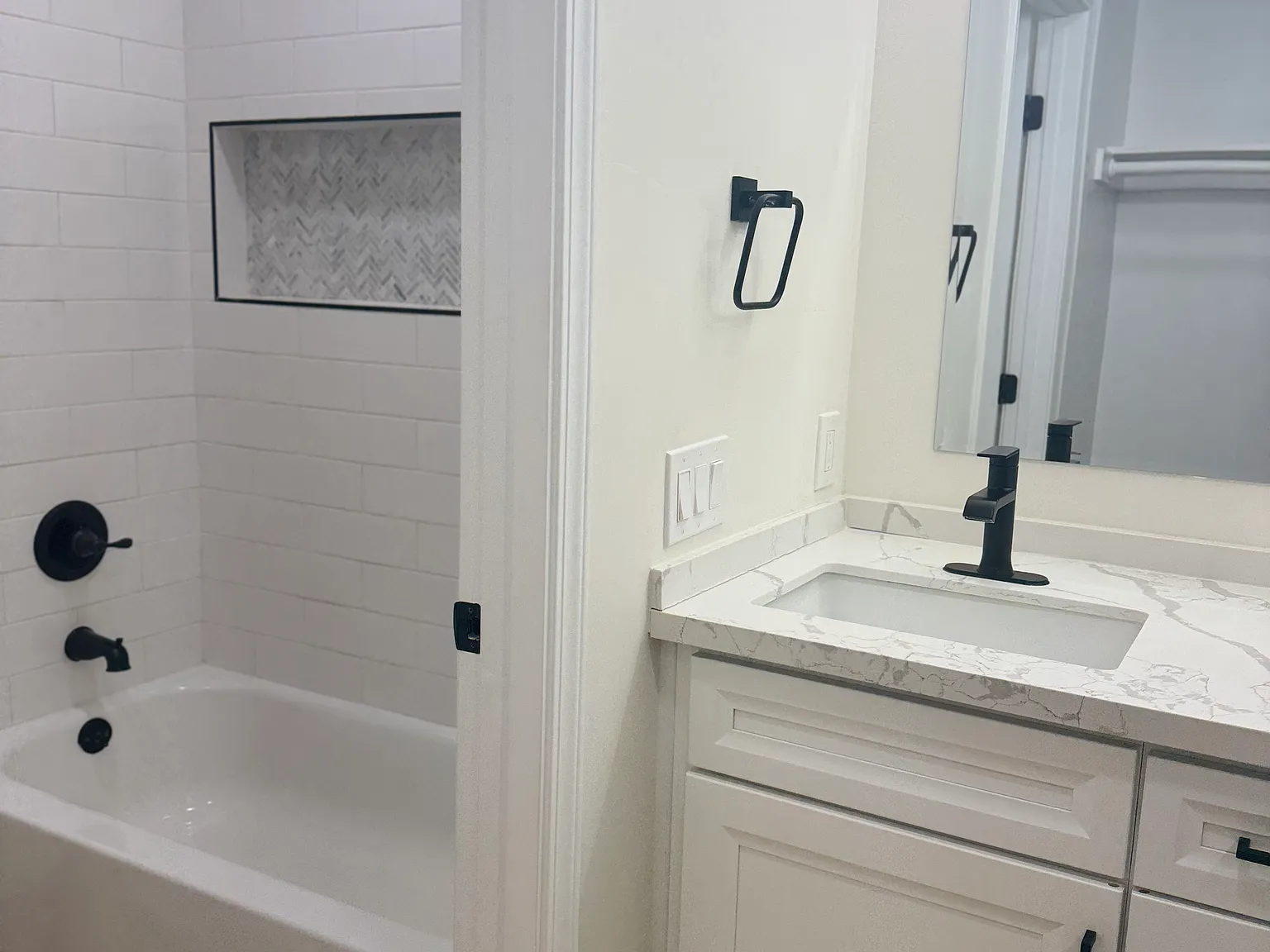 10309 Azuaga St — Photo 2