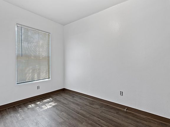 2nd image of 1522 W 4th Ave