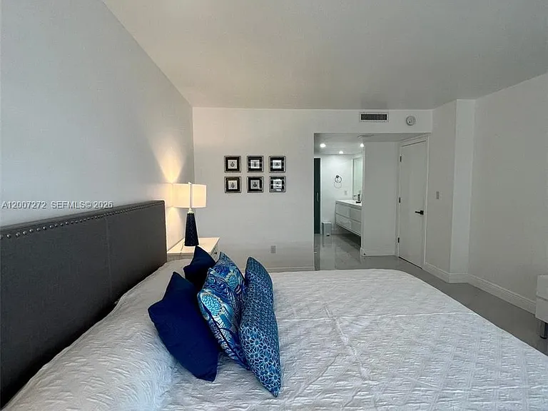 155 Ocean Lane Dr #1011 — Photo 33