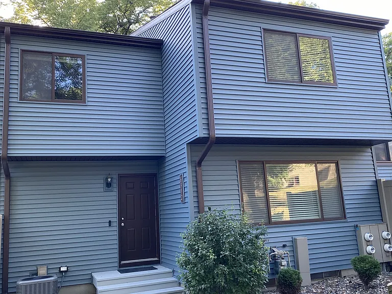 6352 Saint Johns Dr — Photo 2
