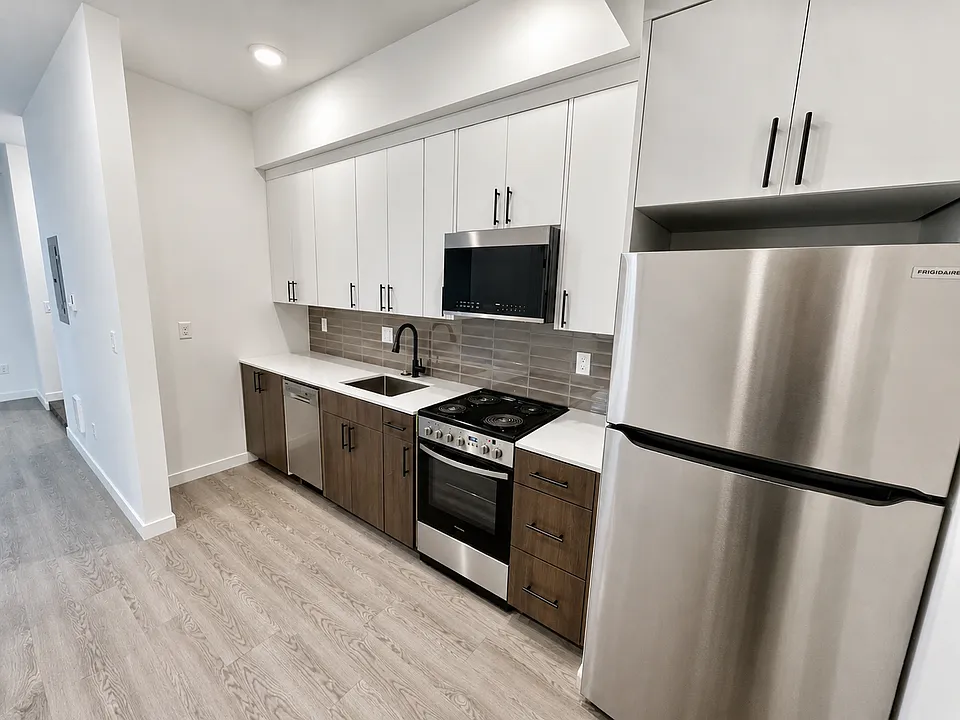 **4 Weeks Free Rent Upon Move In** | New Construction - Minutes From Downtown Pdx
