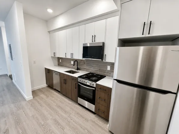 **4 Weeks Free Rent Upon Move In** | New Construction - Minutes From Downtown Pdx, 3727 S Hood Ave #9, Portland, OR 97239