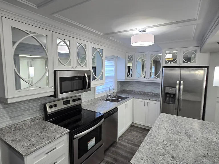 21 Elnathan Cres #MAIN — Photo 8