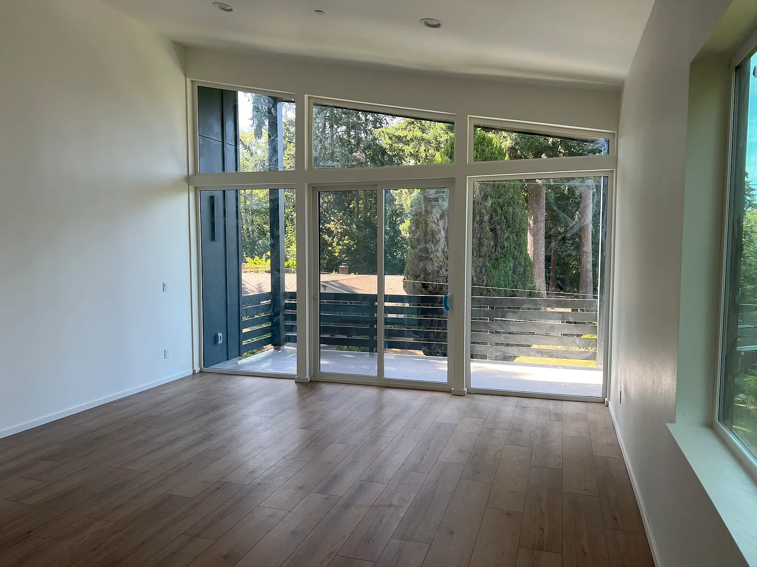 2 bed, 1038 sqft, $1,900 — Photo 4
