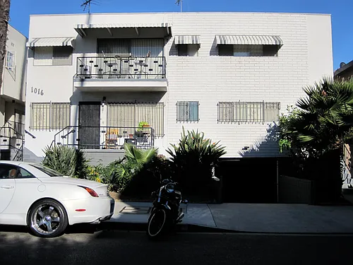 1016 N Orange Grove Ave Photo 1