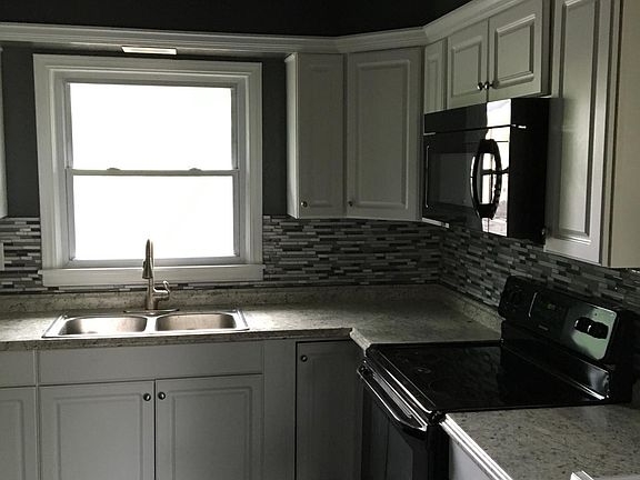 4th image of 202 Benton Rd