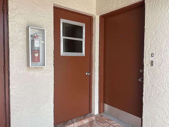 2nd image of 840 Cape Coral Pkwy W #A