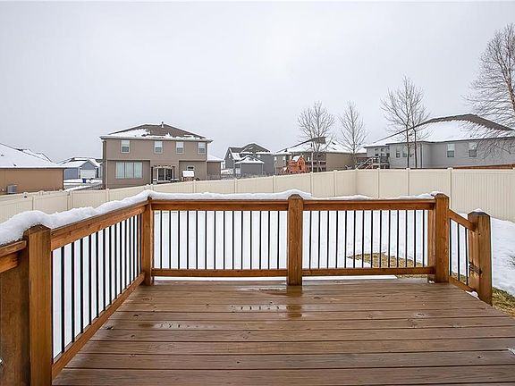 3rd image of 2109 NW Rosewood Dr