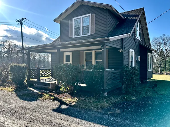 349 Shine Hill Rd, Henryville, PA 18332
