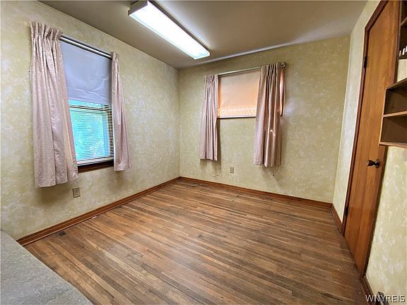 2nd image of 248 Belmont Ct E