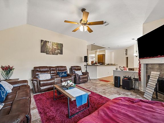 4th image of 6607 Springcrest Dr