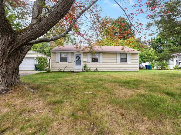 19 Tucker Lane, Hampton, NH 03842