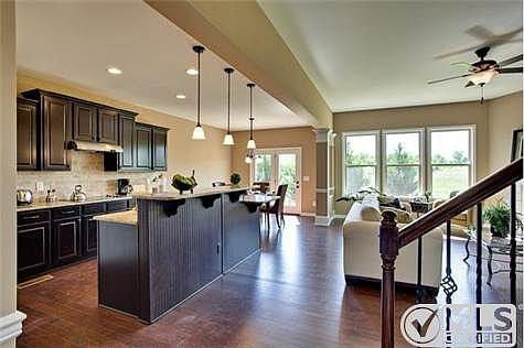3rd image of 309 Whitman Ct #412