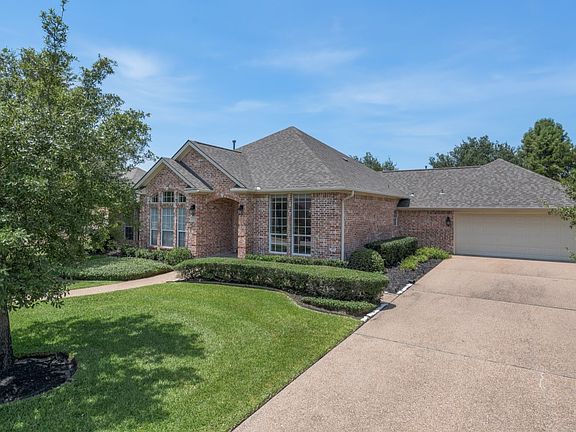 2nd image of 807 Pine Valley Dr
