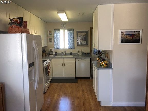 2nd image of 7202 NE 44th Way