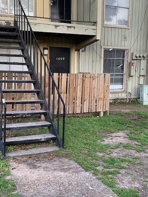 1st image of 5625 Antoine Dr #1509