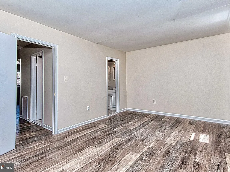 8467 Ivy Glen Ct — Photo 24