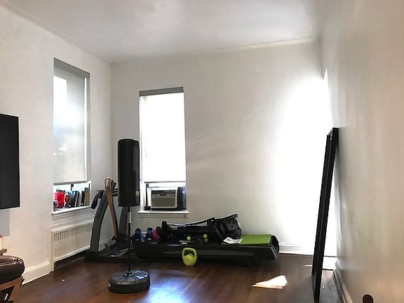 5th image of 1666 1st Ave #2E
