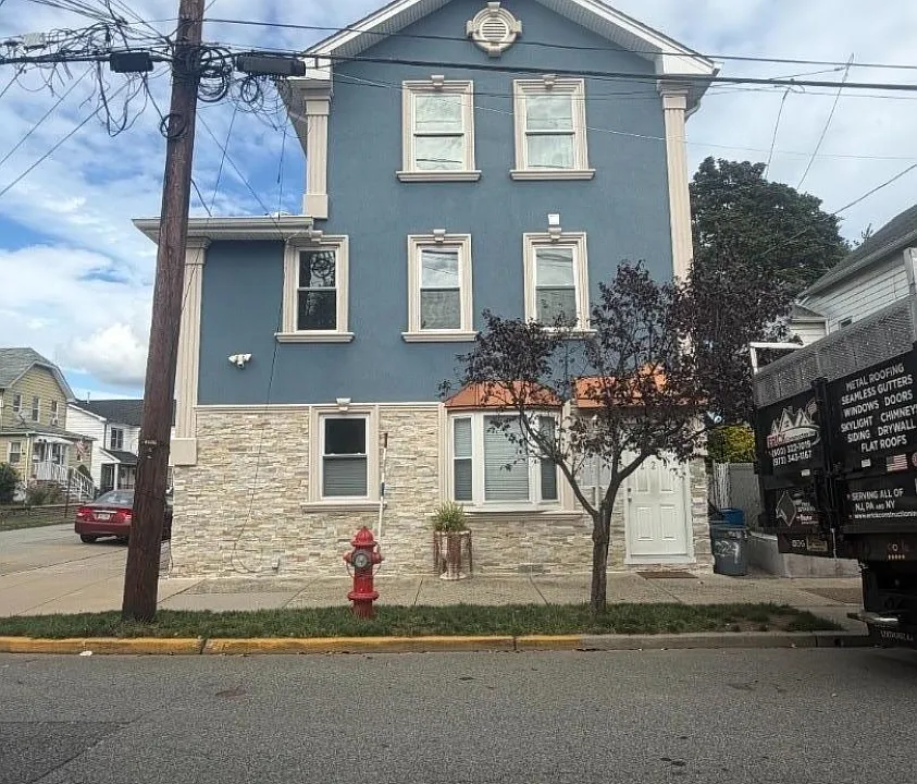 229 Thomas Ave