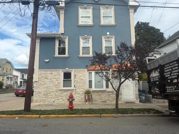 229 Thomas Ave, Lyndhurst, NJ 07071