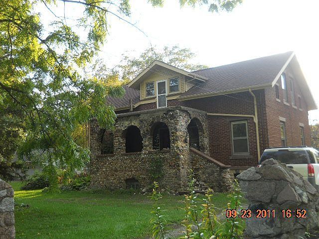 2nd image of 724 S Lane St