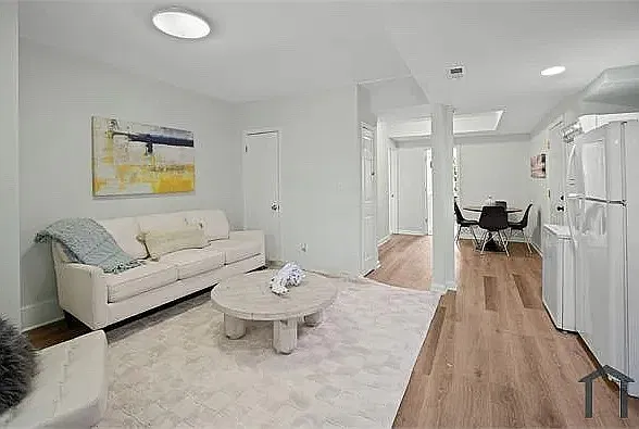 3 bed, $3,099 — Photo 4