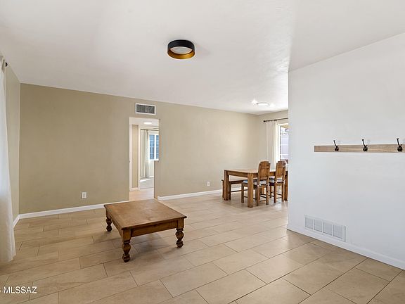 4th image of 639 N Benton Ave