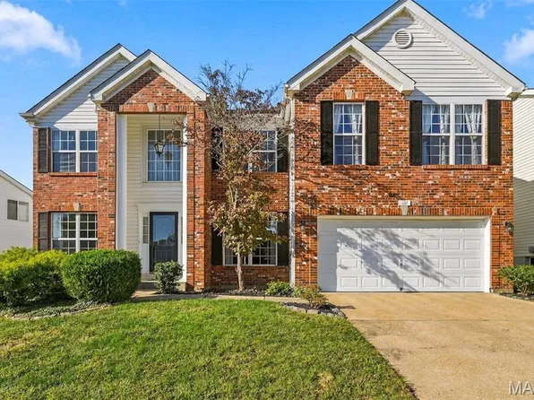 137 Birchwood Trail Dr, Maryland Heights, MO 63043