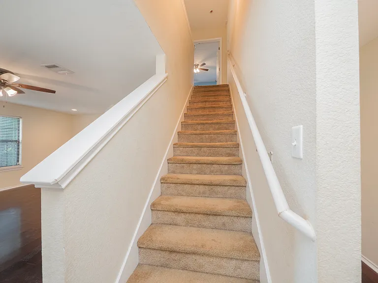141 Clover Cv — Photo 18