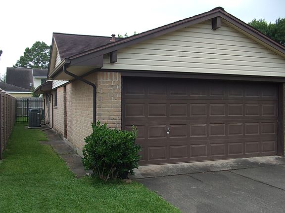 2nd image of 11822 Kirkbriar Dr