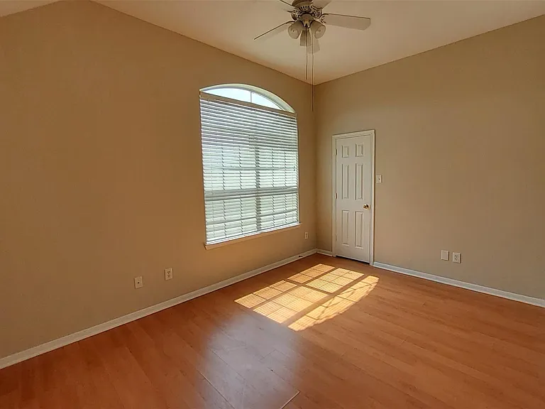 2707 Sun Beam Ct — Photo 19