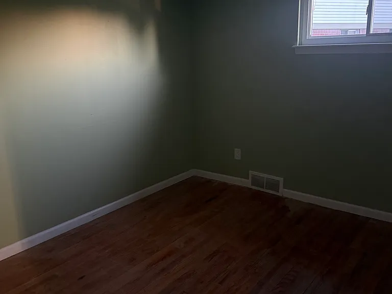 31035 Beechnut St — Photo 6
