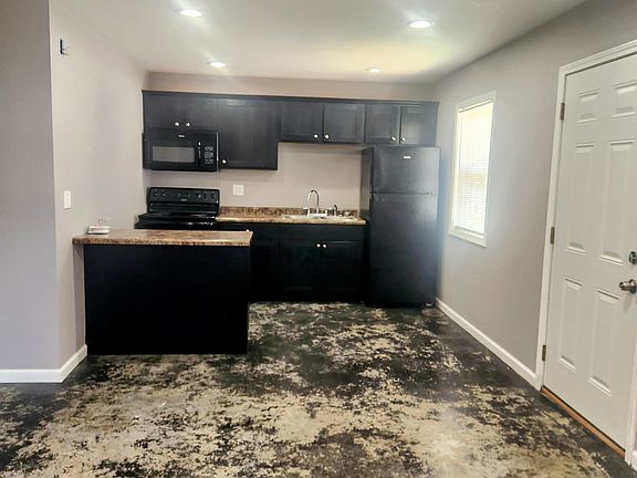 5th image of 144 Ellis Ave