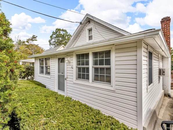 35 Entrance Way, Mahopac, NY 10541