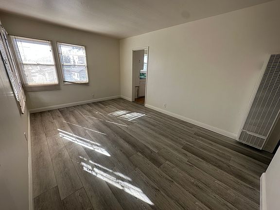 3rd image of 1945 W Vernon Ave Unit 1/2