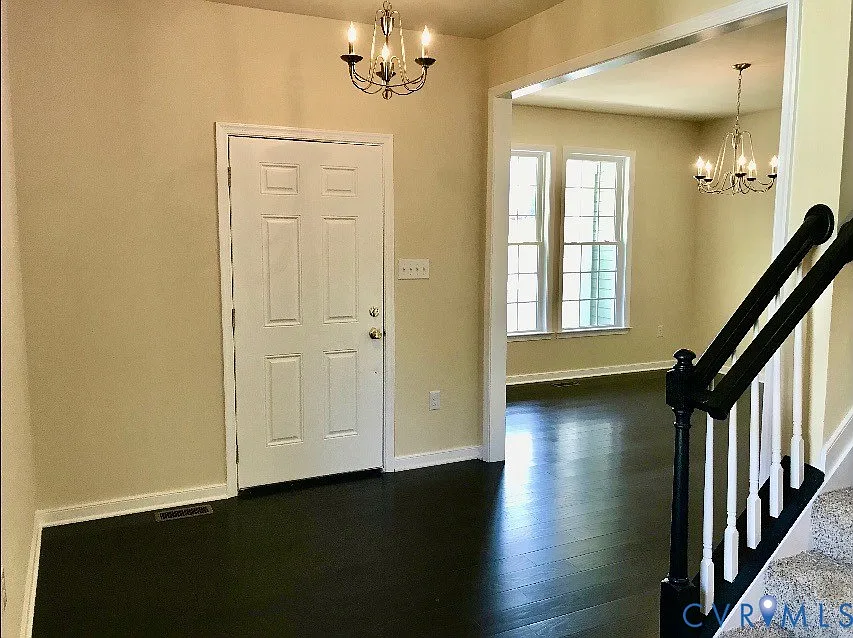 4 bed, 2.5 bath, 2502 sqft, $3,000 — Photo 3