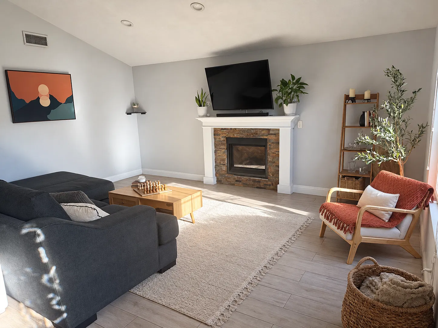 3 bed, 1680 sqft, $3,200 — Photo 4