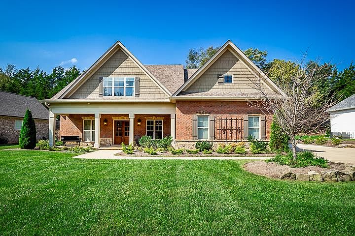 1st image of 104 Glen Abbey Dr
