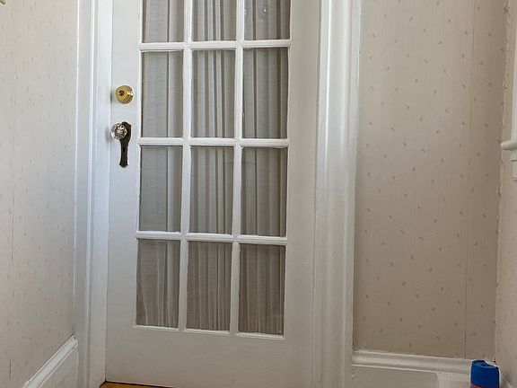 5th image of 645A Lowell St #1