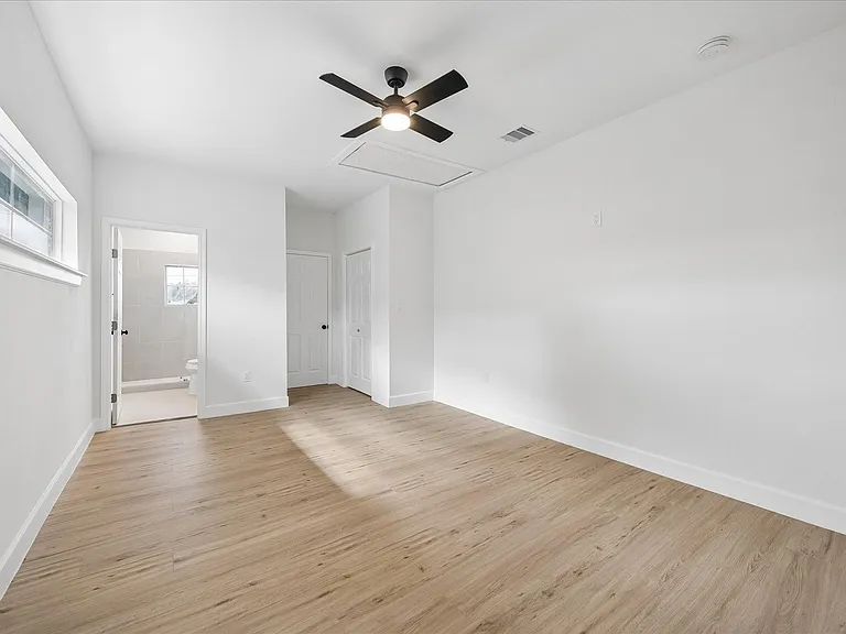 7702 Sealey St — Photo 17