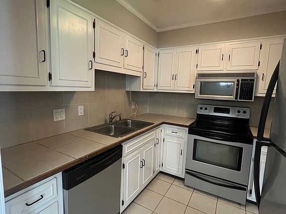 2nd image of 12 Sagebrush Apts