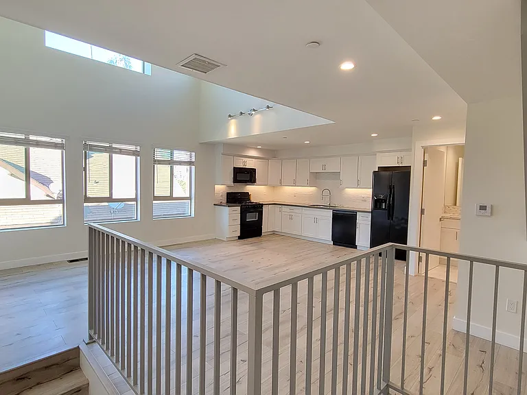 1110 S Magnolia Ave #202 — Photo 2