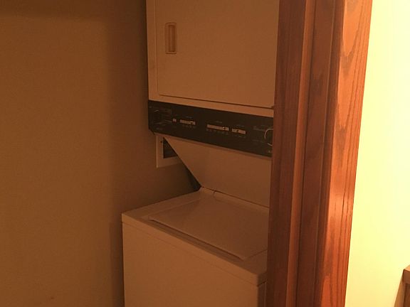 5th image of 519 Owen St Unit 8